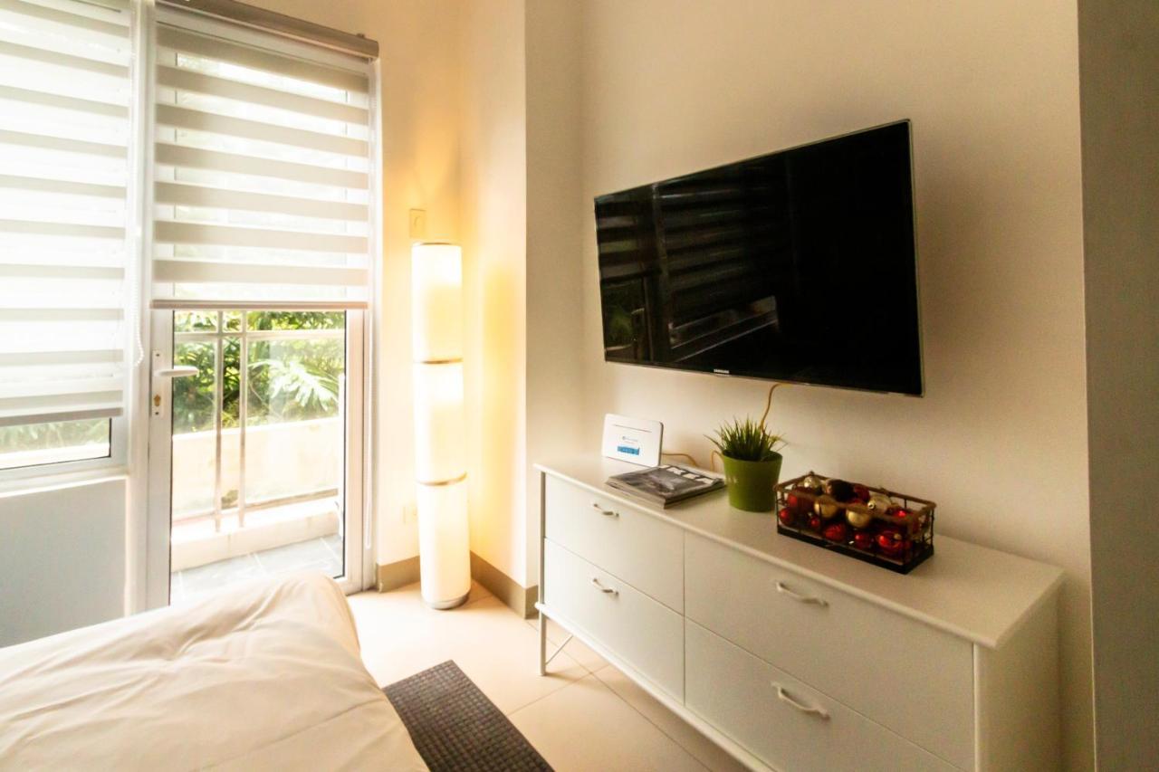 The Eight Seventeen Place Tagaytay City Exteriör bild